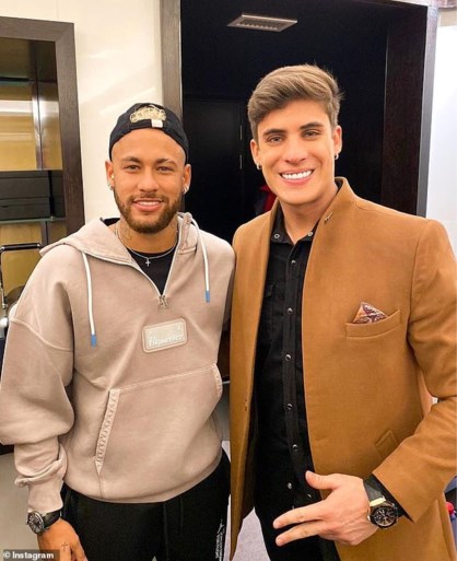 Moeder van Braziliaanse superster Neymar zet haar ‘toyboy’ op straat na ontdekking over zijn verleden