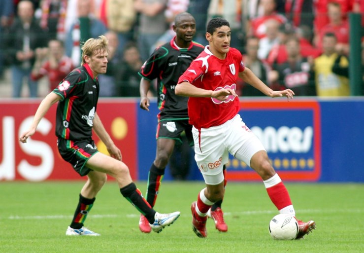 Marouane Fellaini is redder in nood en leent ex-club Standard 3 miljoen euro