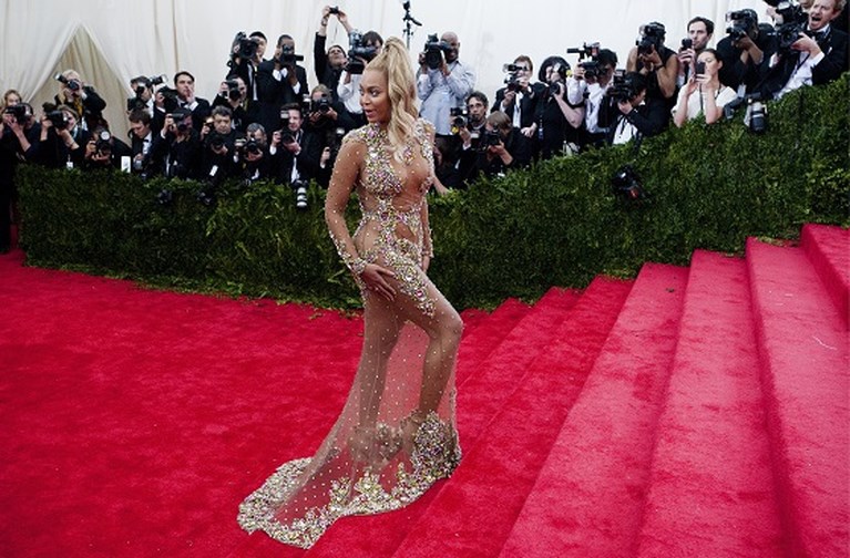Geen Met Gala, maar dit waren de meest spectaculaire jurken van de voorbije jaren