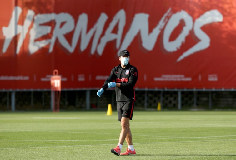 Diego Simeone wil ooit Argentijns bondscoach worden en looft daarom Lionel Messi, maar hekelt Cristiano Ronaldo