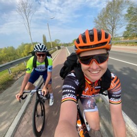 Van boodschappen bezorgen tot koersen op Zwift: zo bereidden Jolien D’Hoore en Bart Swings zich voor op De container cup