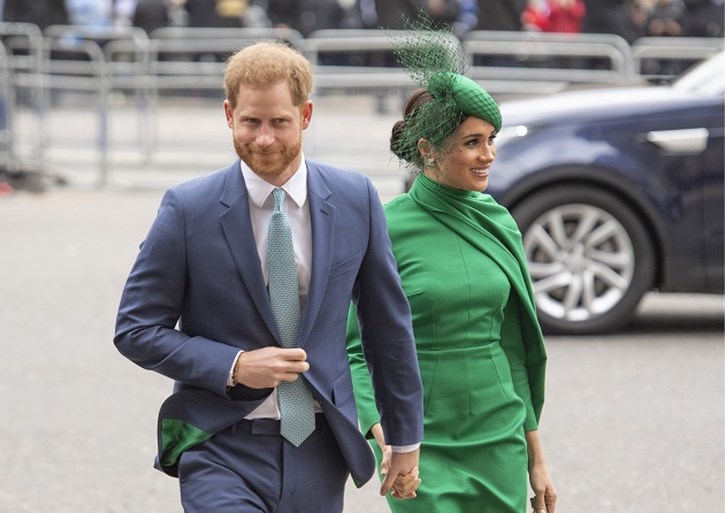 Harry en Meghan duiken plots op in vergadering van zorgpersoneel: “Ik ben in shock”