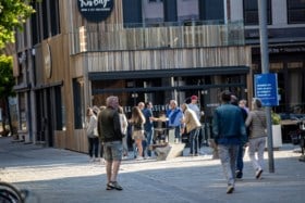 Burgemeester bant 'afhaalpinten' in centrum van Hasselt: