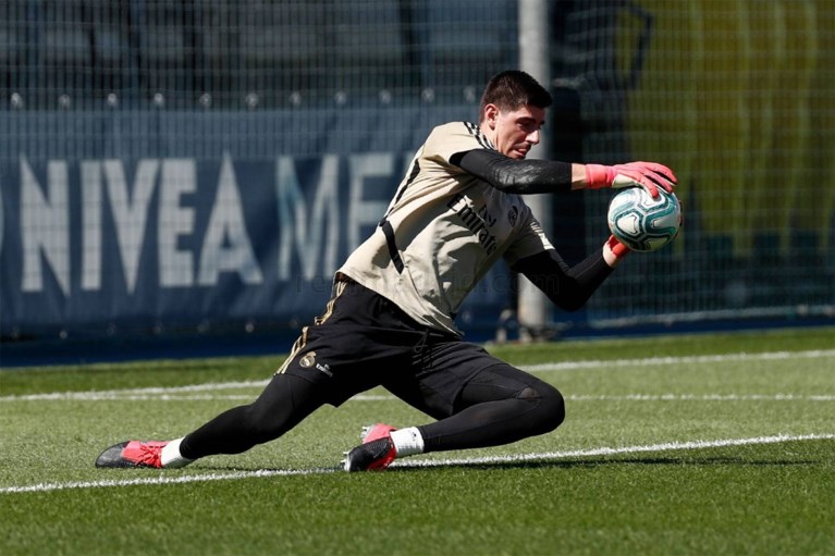 Thibaut Courtois na eerste groepstrainingen met Real Madrid: “Competitie hervatten en bovenaan eindigen”