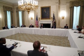 Trump zegt dat hij elke dag omstreden hydroxychloroquine neemt