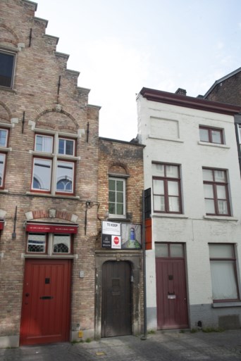 ‘Smalste huisje van Brugge’ kost half miljoen euro (maar schijn bedriegt)