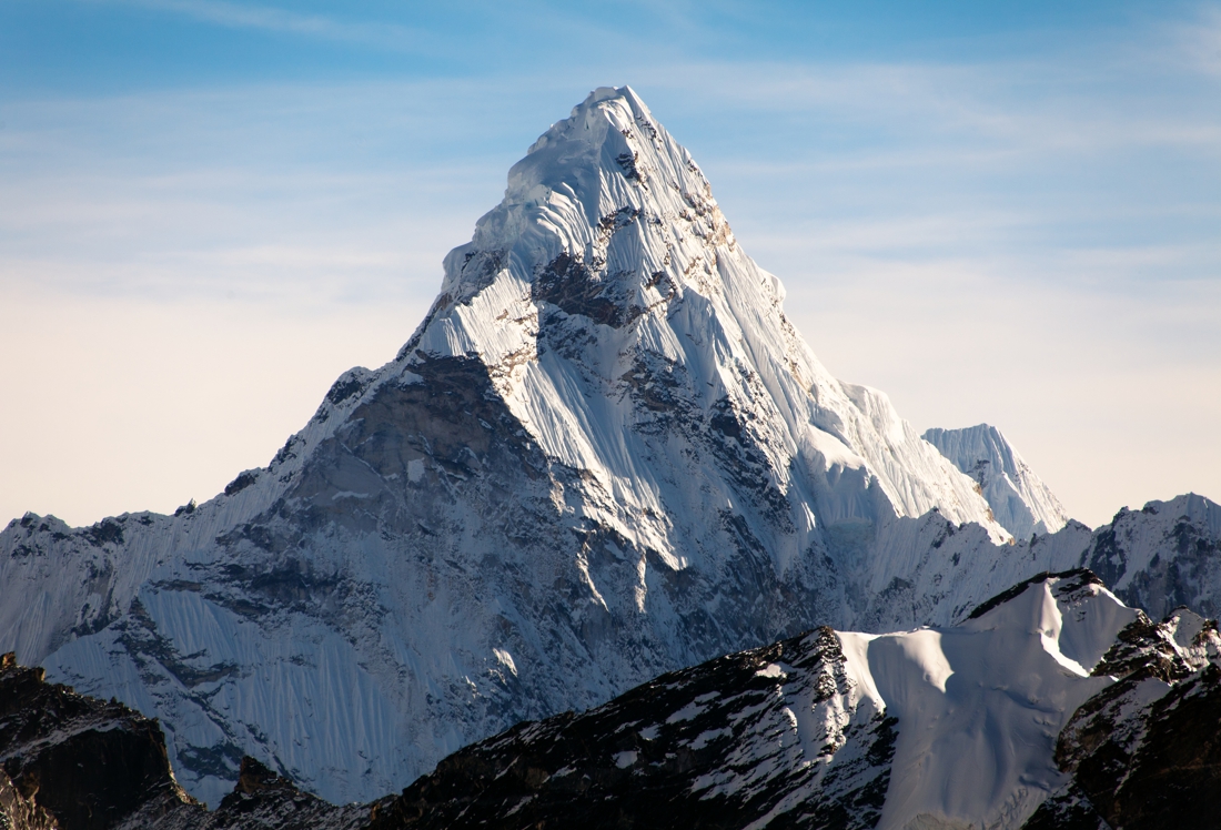 Hoe hoog is Mount Everest nu precies? Niemand die het weet, - Het
