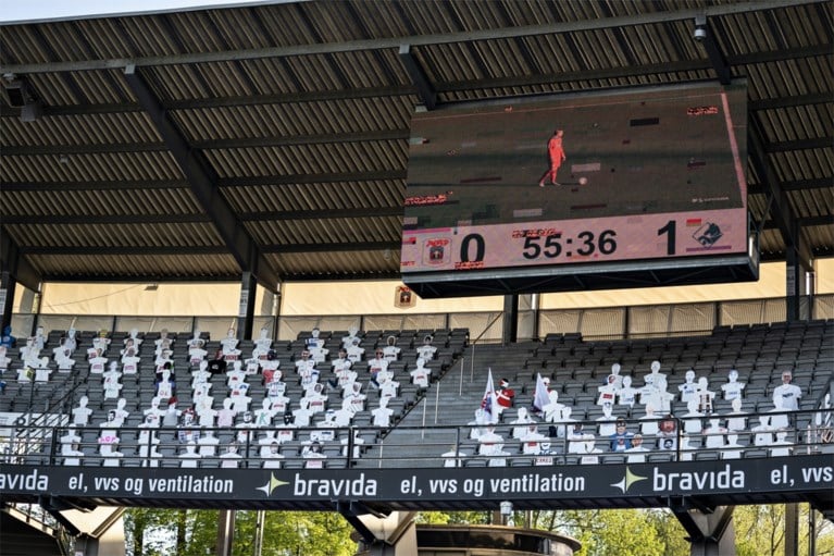 Een zoveelste meeting op Zoom, maar dan anders: creatieve Denen streamen emoties van fans live in het stadion