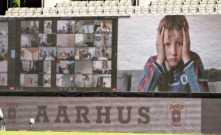 Een zoveelste meeting op Zoom, maar dan anders: creatieve Denen streamen emoties van fans live in het stadion