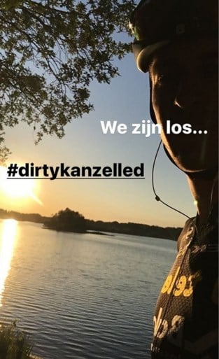 Wout van Aert rijdt een gravelrace van 324 (!) kilometer en neemt mee… een berg materiaal