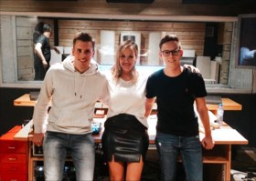 Elisabet uit ‘De mol’ heeft eerste single klaar: “Met een cocktail zou ik er zelf op dansen”