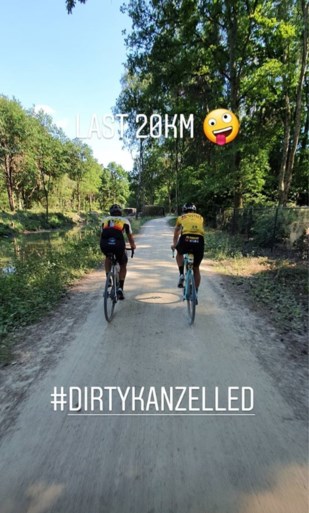 Na 320 kilometer stof vreten voor Wout van Aert op z’n eigen uitgestippeld parcours vol zandbakken: “Nu twee dagen rustig aan”