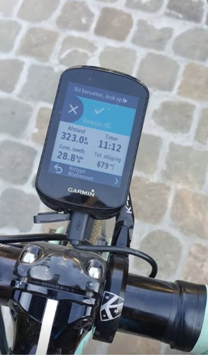 Na 320 kilometer stof vreten voor Wout van Aert op z’n eigen uitgestippeld parcours vol zandbakken: “Nu twee dagen rustig aan”