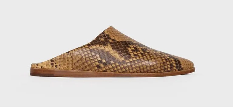 Modehuis Celine onder vuur voor kopiëren Marokkaanse slippers