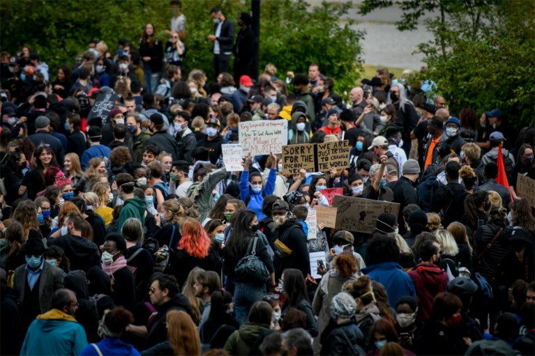OVERZICHT. ‘Black Lives Matter’-betogingen in Antwerpen, Luik, Sydney, Parijs, Berlijn, Londen, Manchester...