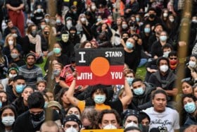 OVERZICHT. ‘Black Lives Matter’-betogingen in Antwerpen, Luik, Sydney, Parijs, Berlijn, Londen, Manchester...