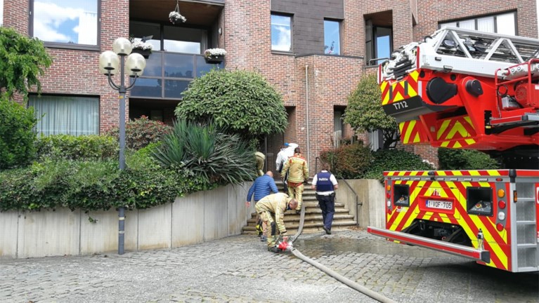 Bewoner (59) overleden bij uitslaande brand in flat in Turnhout