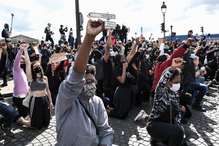 Wereldwijd betogingen tegen racisme, ook in Antwerpen: “Wie zich niet aan de coronamaatregelen hield, is aangesproken”