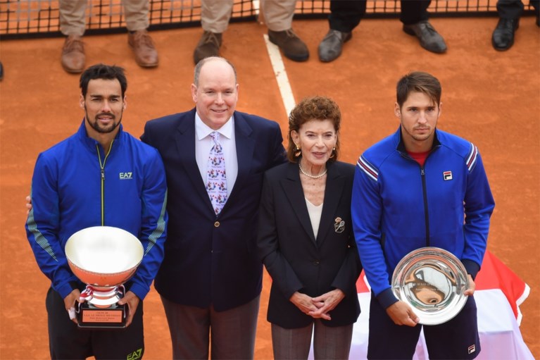 ROYALS. De oude schoenen van de Queen zijn te koop, verdriet in Monaco