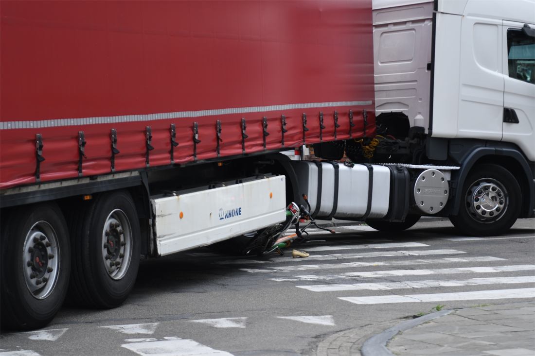 Vrachtwagenchauffeur Riskeert Cel En Rijverbod Voor Ongeval ... (Leuven ...