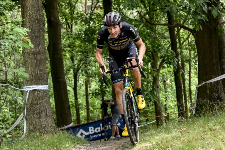 Voor échte cross is het nog even te vroeg, maar toppers in het veld leveren nu al strijd in ‘Slag om Balenberg’