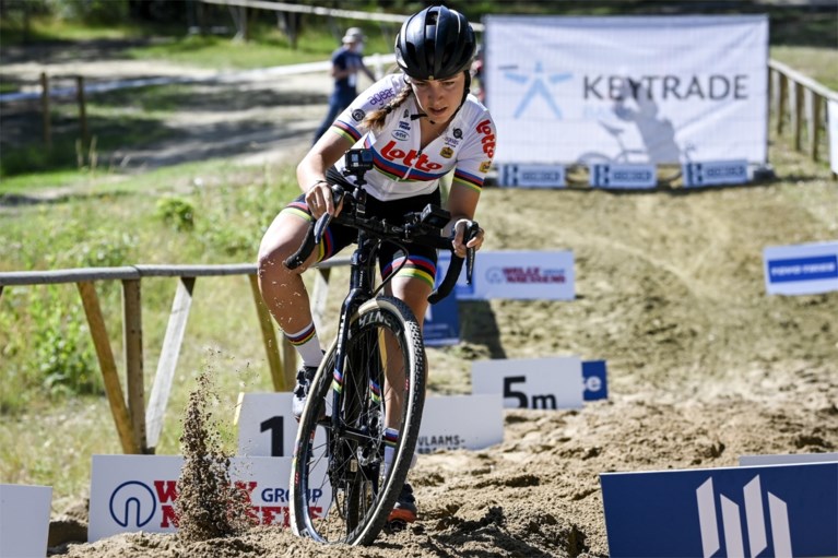 Voor échte cross is het nog even te vroeg, maar toppers in het veld leveren nu al strijd in ‘Slag om Balenberg’