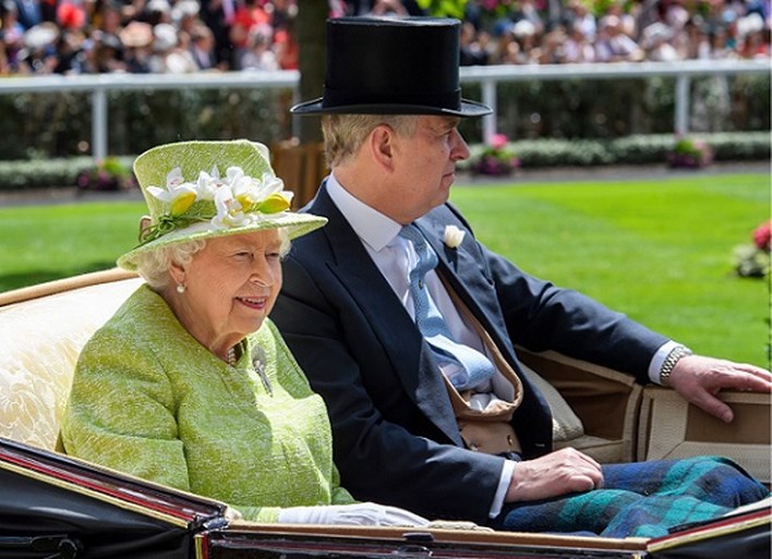 ROYALS. William maakt zich zorgen, Harry en Meghan kosten flinke duit