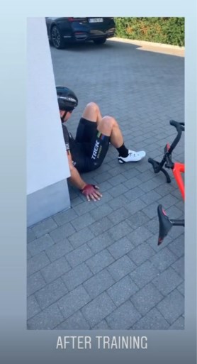 Thibau Nys lacht met oververhitte vader Sven op Instagram: “Hij traint zo graag met mij...”