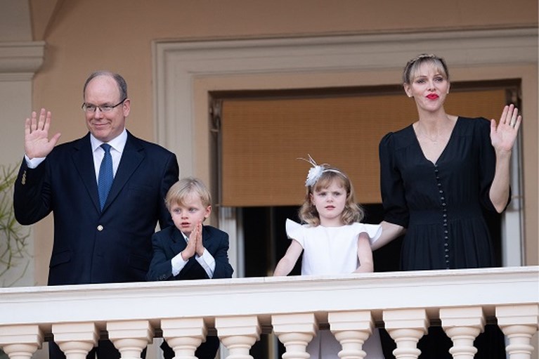 ROYALS. Donderwolken boven Harry en Meghan en tweeling van Monaco komt nog eens piepen