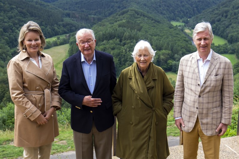 Unieke foto tijdens familie-uitje: vorige, huidige en toekomstige koning(in) in één beeld