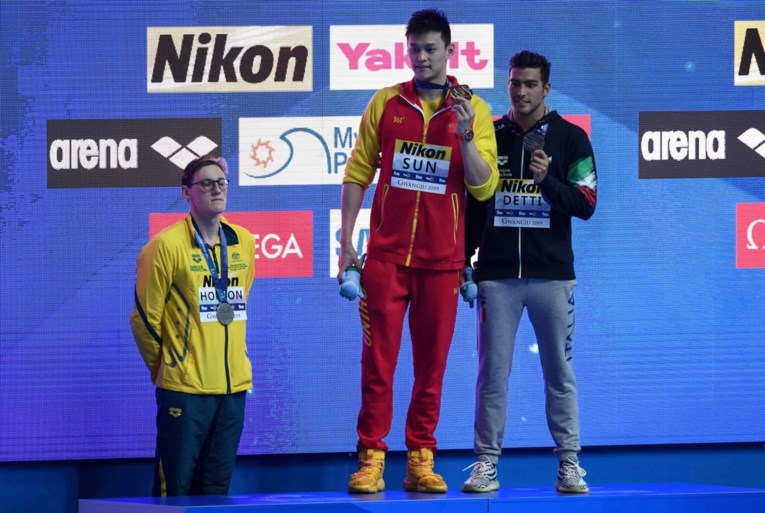 Kyle Chalmers, die Timmers van olympisch goud hield, haalt uit: “Wantrouw helft van concurrenten”