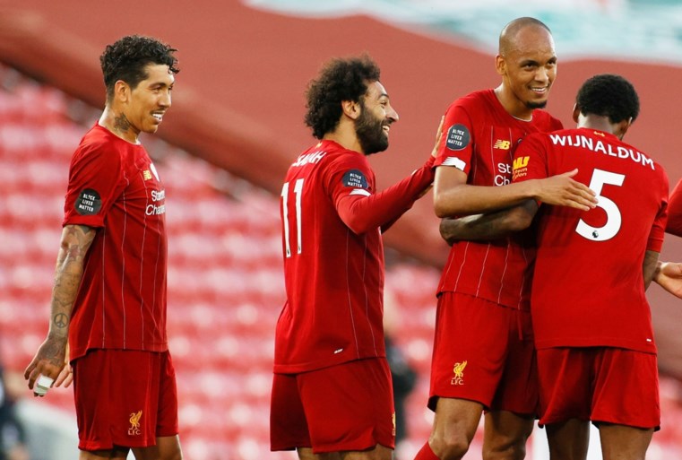 Gewezen Liverpool-speler begrijpt eerbetoon van Manchester City niet: “De Bruyne die klapt voor spelers die veel minder goed zijn? Raar”