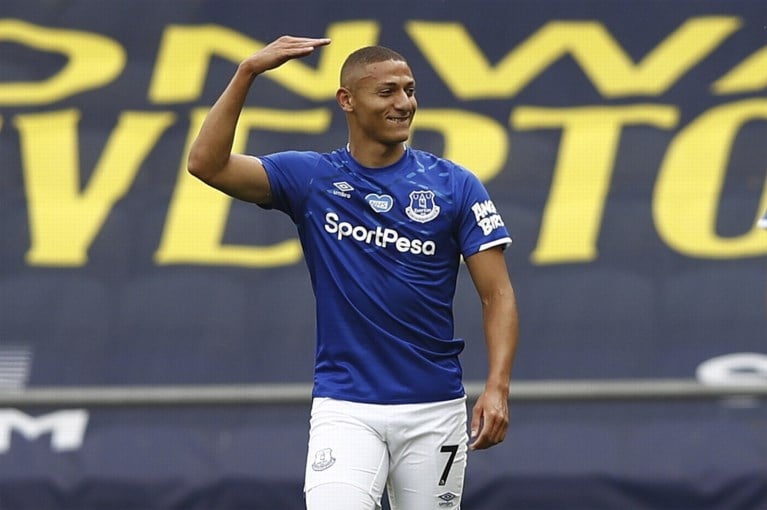 Youri Tielemans en Dennis Praet gooien plek in de top drie te grabbel bij Everton
