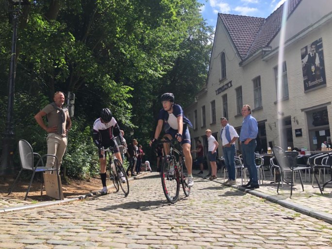 Deerlijkse dokter doet met 51 keer Muur van Geraardsbergen straffer dan Remco Evenepoel: “Omgeving heb ik nu wel gezien”