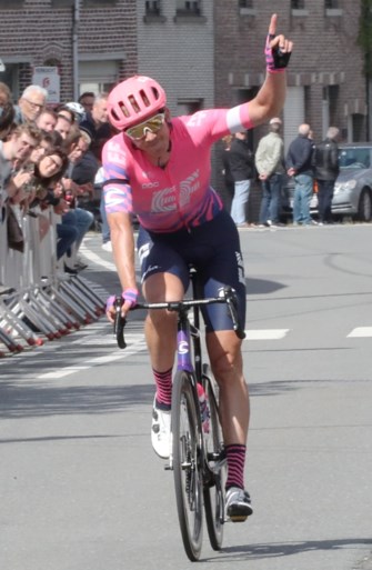 Sep Vanmarcke wint oefenkoers in Outrijve: “Winnen is altijd leuk, maar na dit weekend besef je dat we maar gewone mensen zijn”