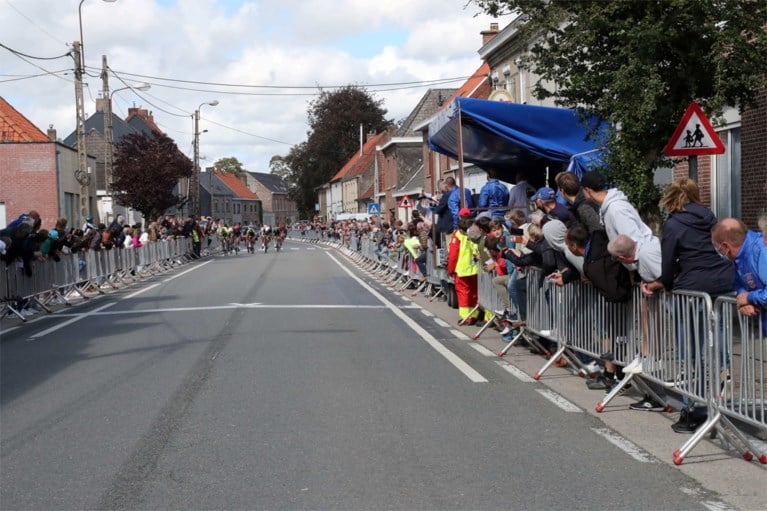 Sep Vanmarcke wint oefenkoers in Outrijve: “Winnen is altijd leuk, maar na dit weekend besef je dat we maar gewone mensen zijn”