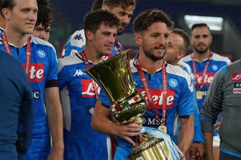 Dries Mertens staat 27 punten achter, maar legt uit waarom hij gelooft in een titel met Napoli: “Het gat met Juventus is minimaal”