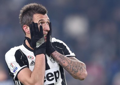 Club Van Junior Edmilson Zwaait Vedette Mario Mandzukic Na Z Het Nieuwsblad Mobile