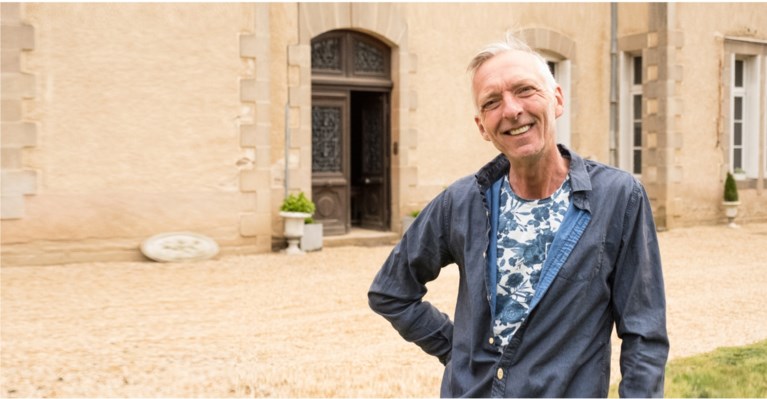 Ontslagen huishoudster van ‘Chateau Meiland’ is kwaad: “Ik zag hen als mijn familie en nu dit?”