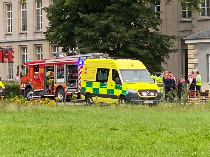 Serviceflats abdij van Hemiksem ontruimd door kamerbrand