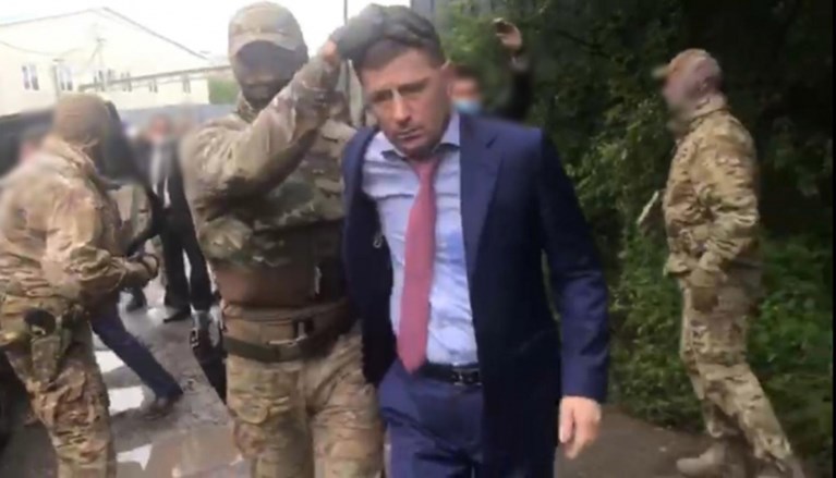 Russische gouverneur gearresteerd wegens betrokkenheid bij moordzaken