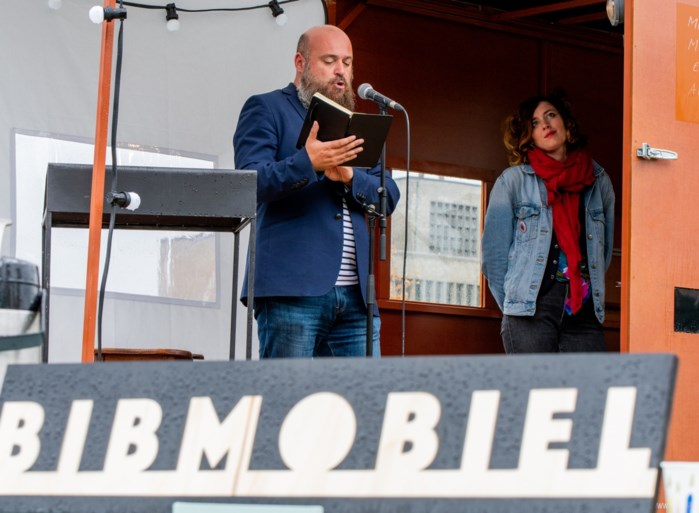 Bibmobiel brengt literatuur naar de Antwerpse wijken