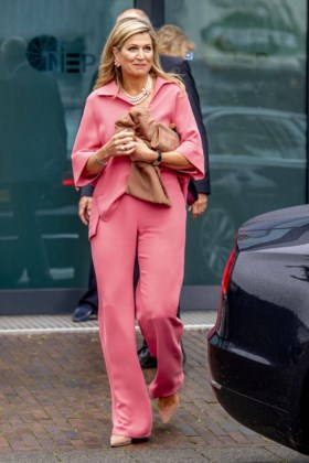 Koningin Máxima als pink lady