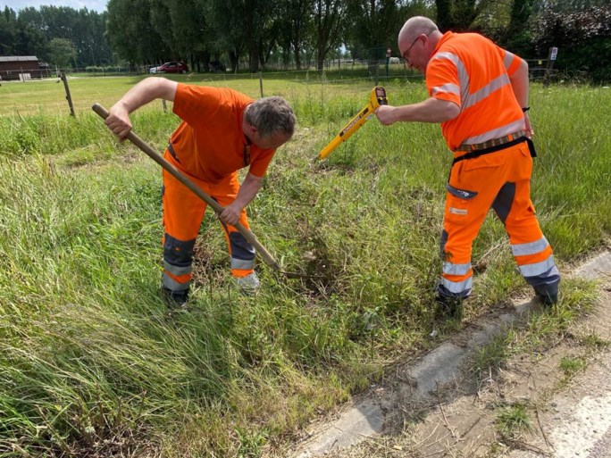 Kruispunt onder water door kapotte waterleiding in Edegem