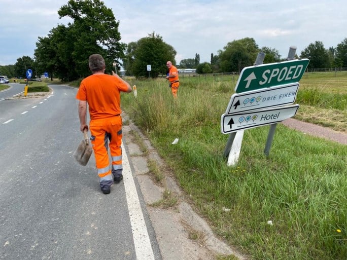 Kruispunt onder water door kapotte waterleiding in Edegem