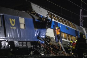 Dode en tientallen gewonden bij treinongeluk nabij Praag