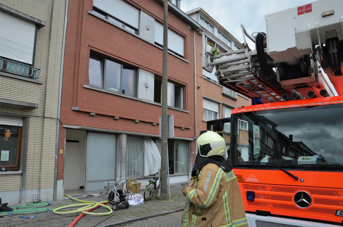 Keukenbrand in flat snel onder controle.