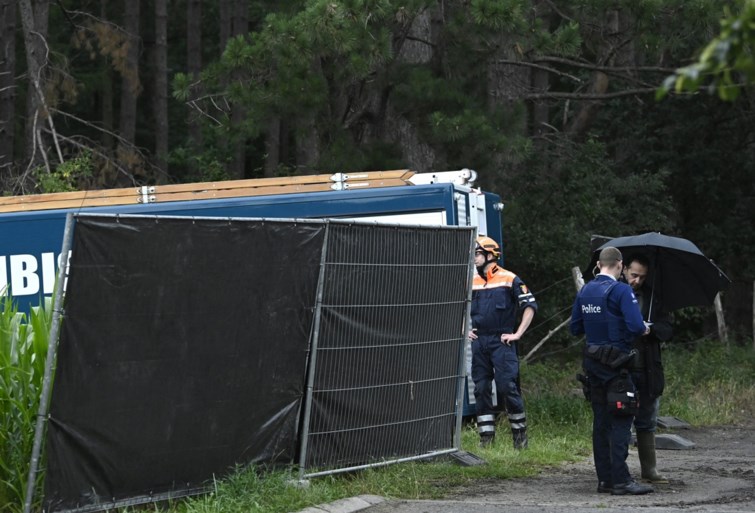 Man ondervraagd terwijl speurders zoekactie houden naar Bende van Nijvel