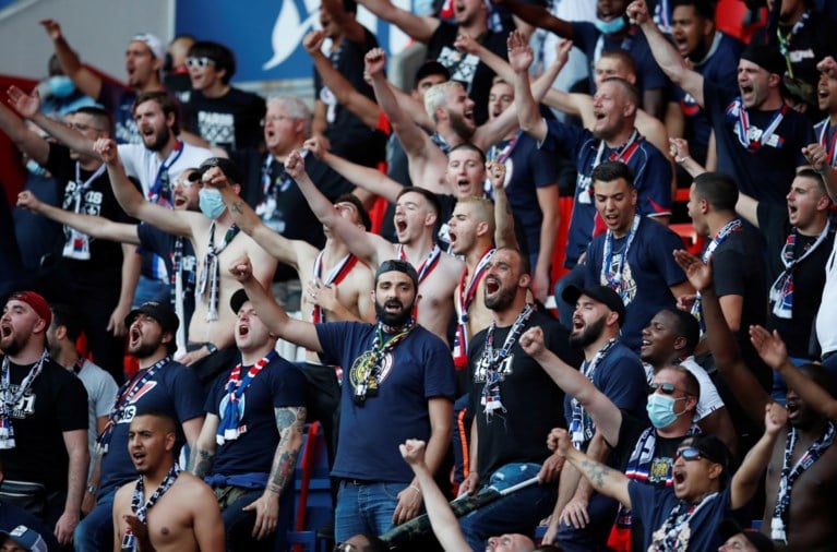 Ultra’s van PSG reageren op kritiek na oefenwedstrijd tegen Waasland-Beveren: “Er was geen slechte wil van onze kant”