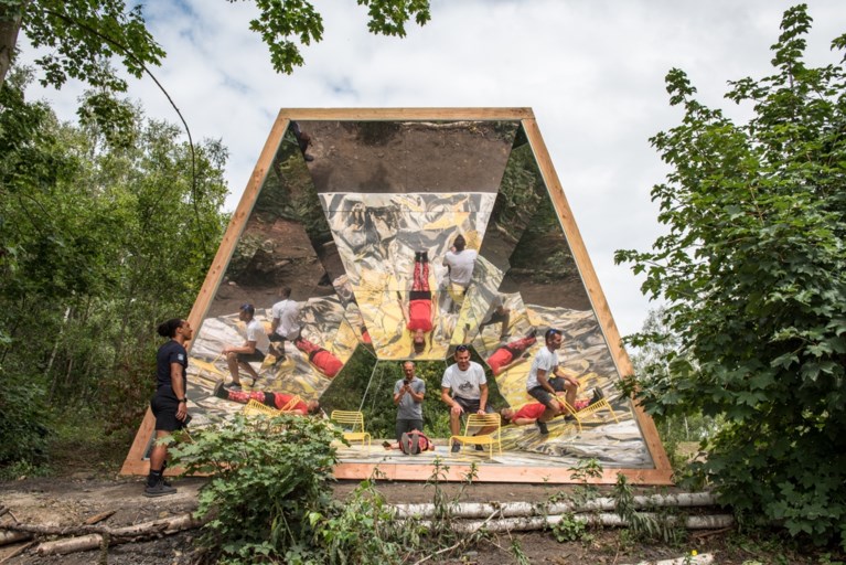 Spiegelpaviljoen, even over de Belgische grens, zet de natuur op zijn kop
